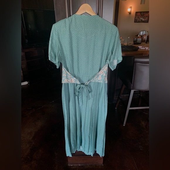 Beautiful vintage dress with built on vest - Picture 5 of 5